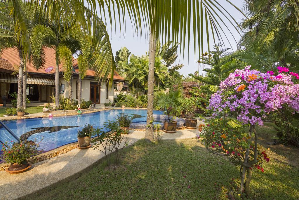 Relaxing Palm Pool Villa And Tropical Garden Bang Lamung Room photo