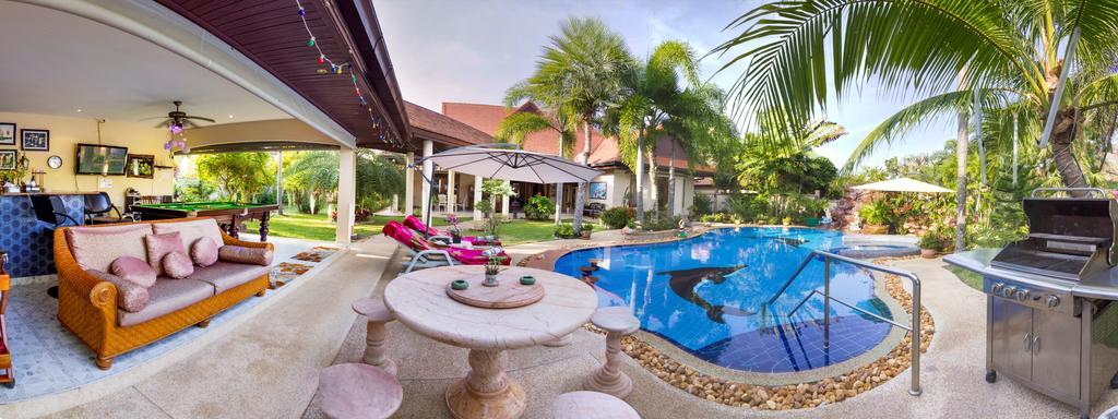 Relaxing Palm Pool Villa And Tropical Garden Bang Lamung Exterior photo