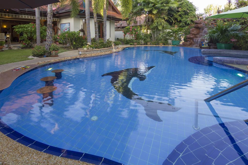 Relaxing Palm Pool Villa And Tropical Garden Bang Lamung Exterior photo